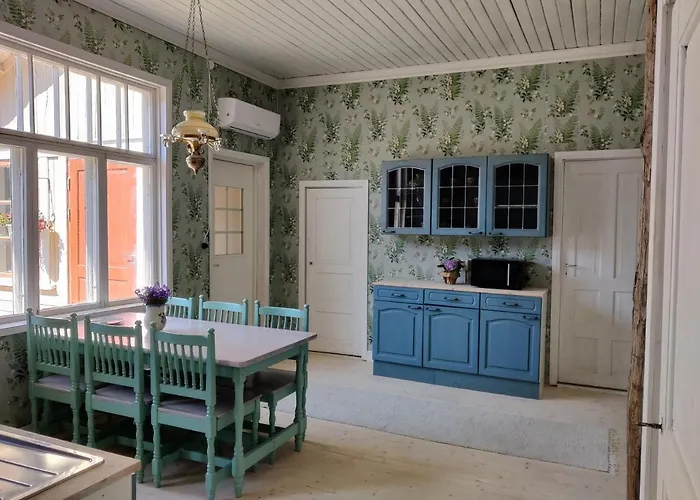 Viktor בית הארחה *